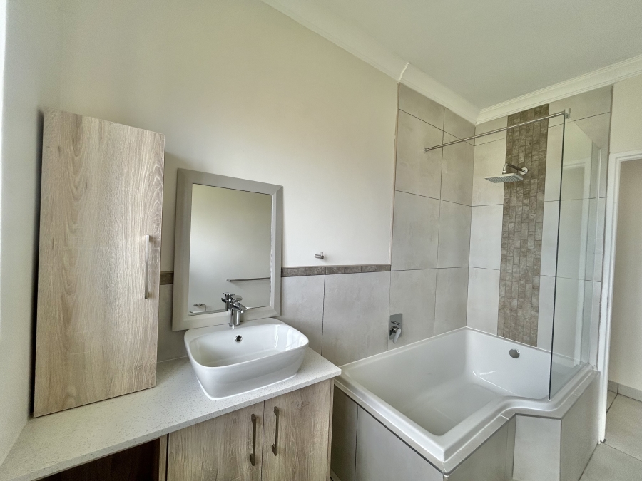 3 Bedroom Property for Sale in Wavecrest Eastern Cape